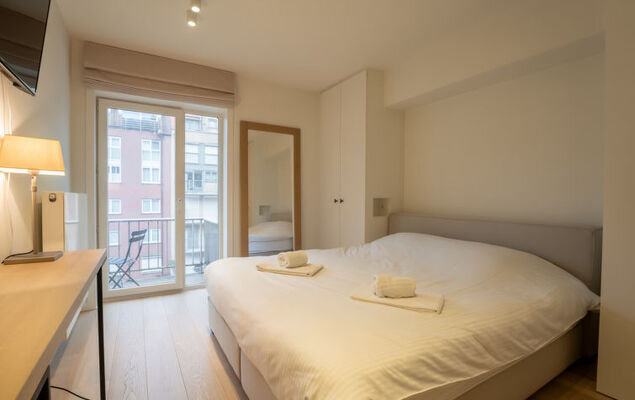 Chateauneuf with parking - Photo 13