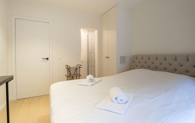 Chateauneuf with parking - Photo 14